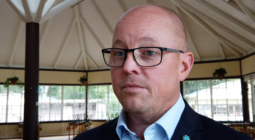 Björn Söder petas från Sverigedemokraternas partistyrelse, men han får inte veta varför. Stillbild: bjuvsweek.se